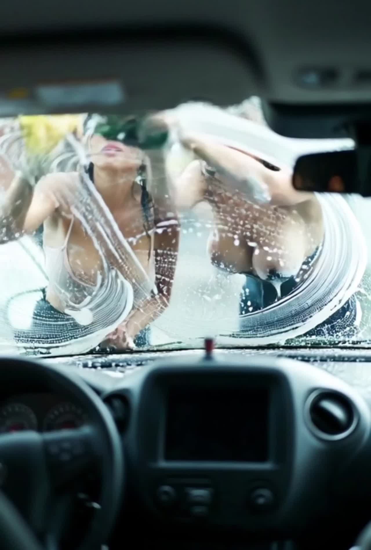 The most erotic car wash (3)