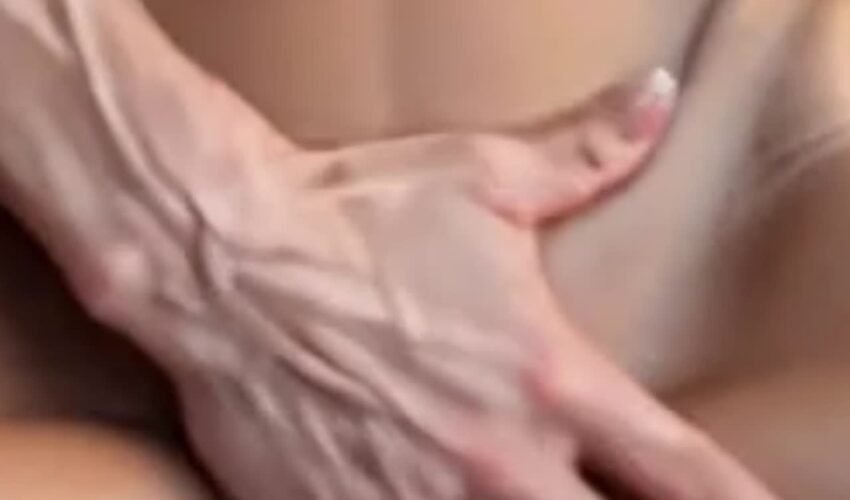 Jessica – FitGirl Solo: Muscular Blonde Gets Horny at Home