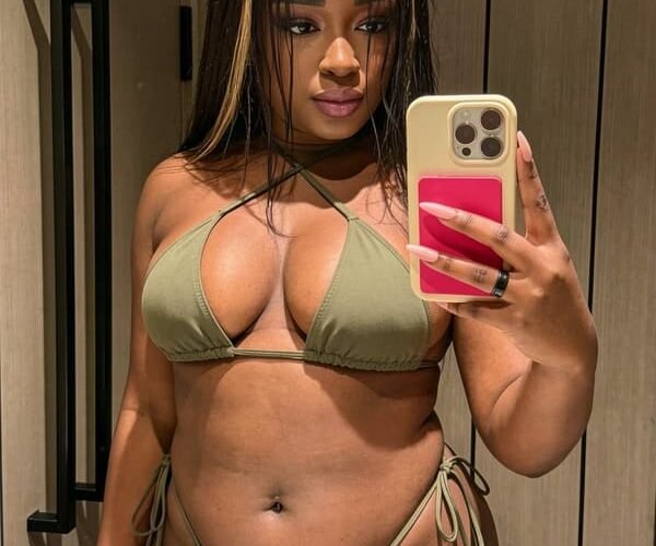 Mona's Playful Lesbian Boob