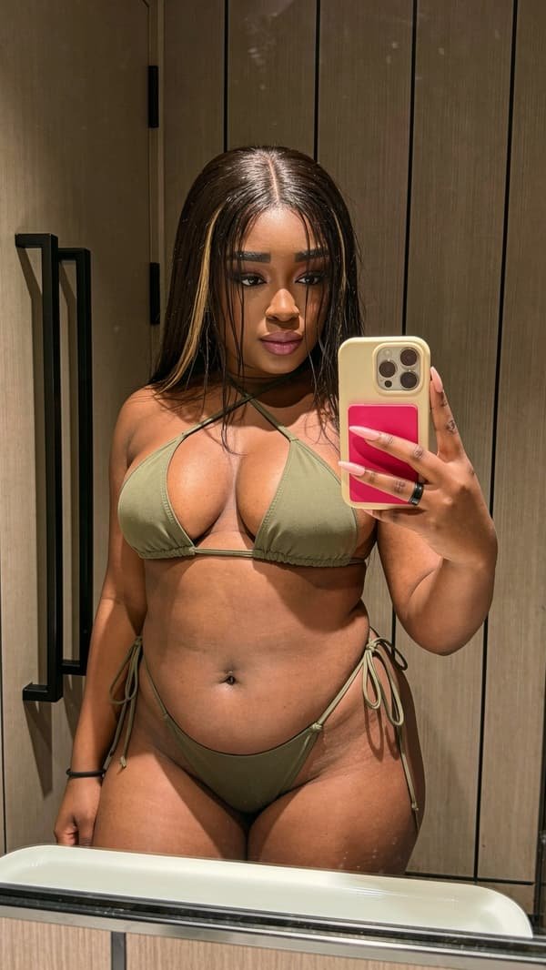 Mona's Playful Lesbian Boob