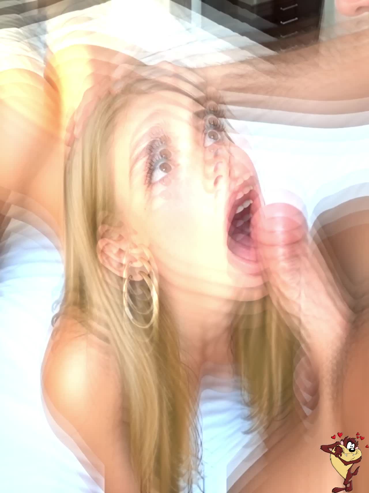 Slut Blonde take it deep in her mouth